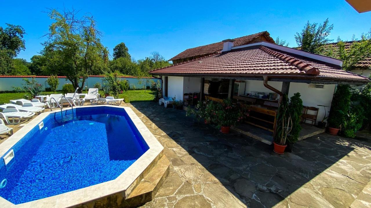 אורשאק De-Yan Guest House מראה חיצוני תמונה