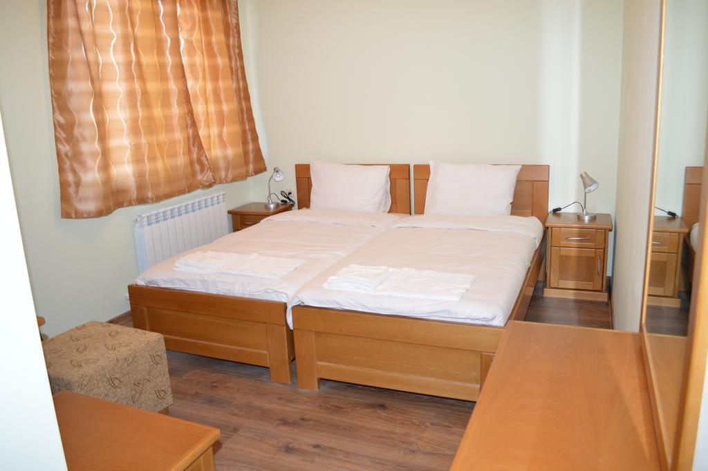 אורשאק De-Yan Guest House חדר תמונה