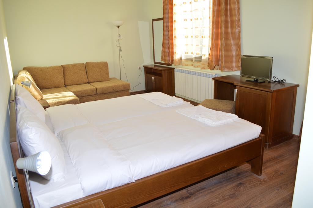 אורשאק De-Yan Guest House חדר תמונה